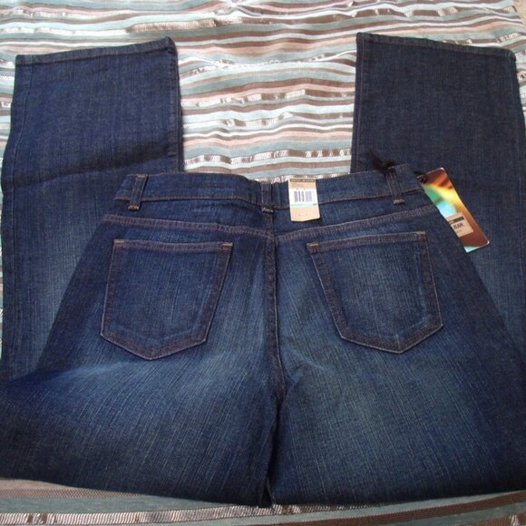 NEW! DKNY SOHO JEANS Dark Wash Slight Low Rise Reg Fit Boot Cut Zip Sz 8 R - Picture 1 of 7